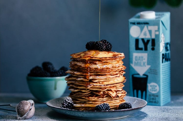 Plant-based milk by numbers, US retail: Oat milk and pea milk up double digits, almond milk and soy milk flat